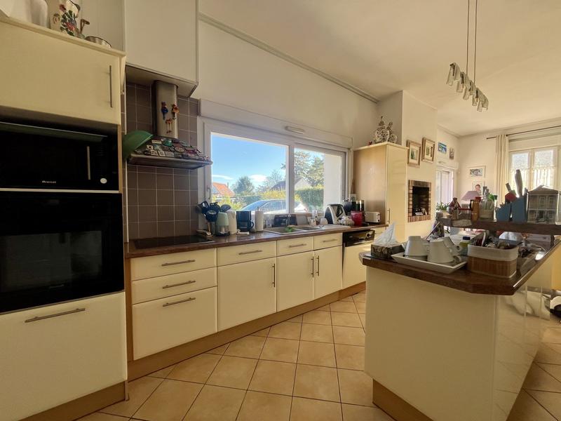 Maison traditionnelle - 166 m² - 6 pièces