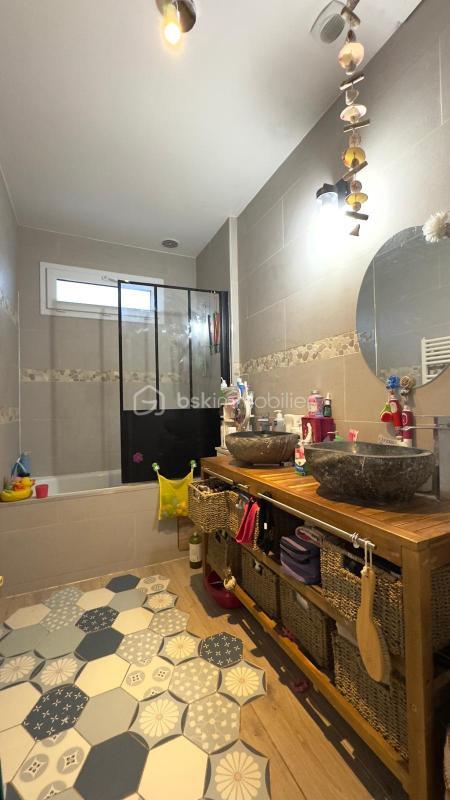 Maison - 168 m² - 8 pièces