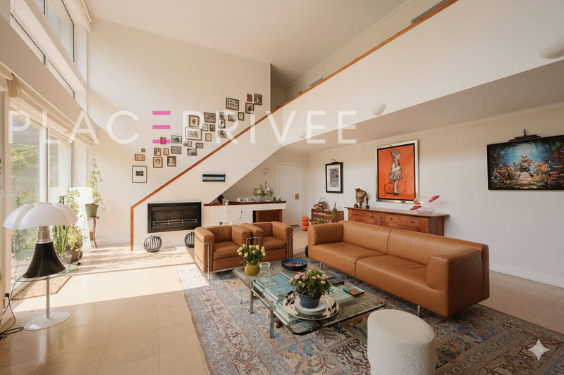 Appartement - 227 m² - 8 pièces