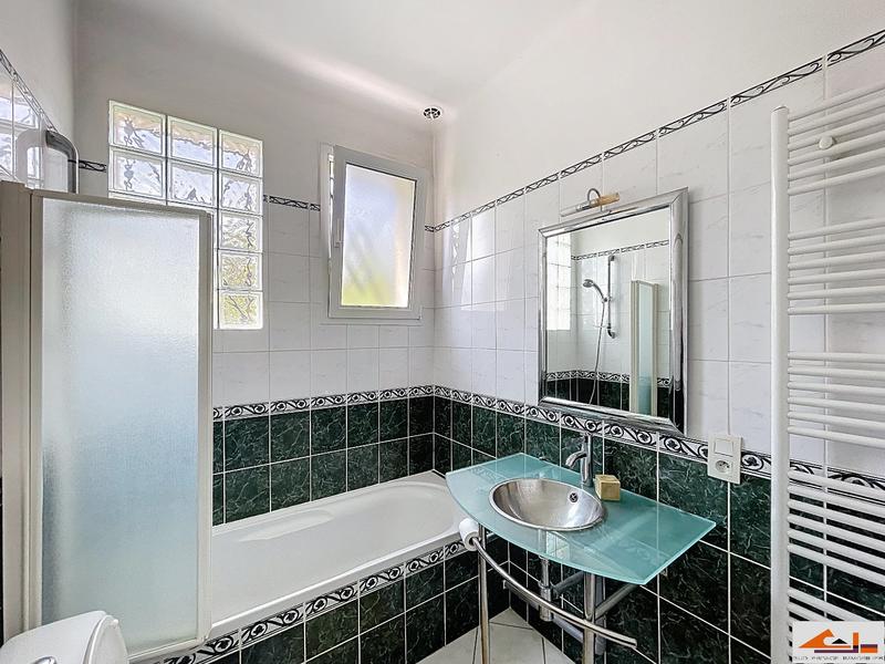 Maison - 168 m² - 7 pièces