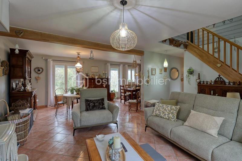 Maison traditionnelle - 193 m² - 8 pièces