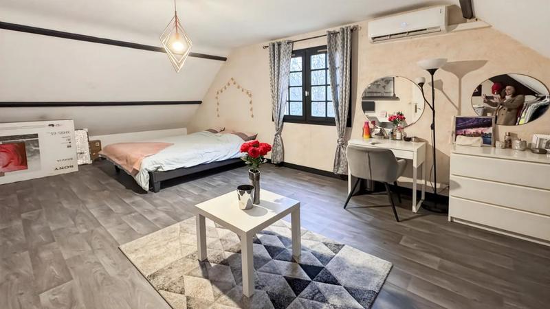 Maison - 240 m² - 6 pièces