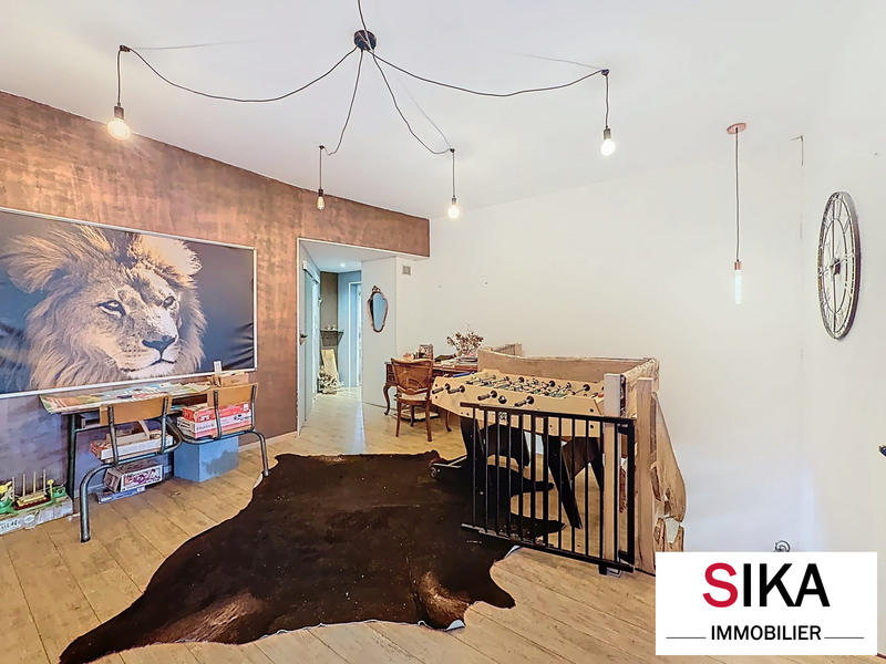 Maison - 194 m² - 5 pièces