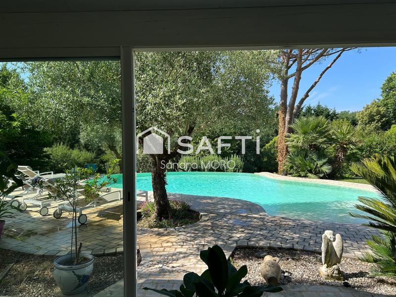 Maison de maîtres - 350 m² - 10 pièces