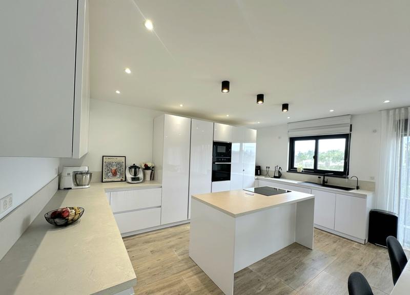 Maison - 140 m² - 6 pièces