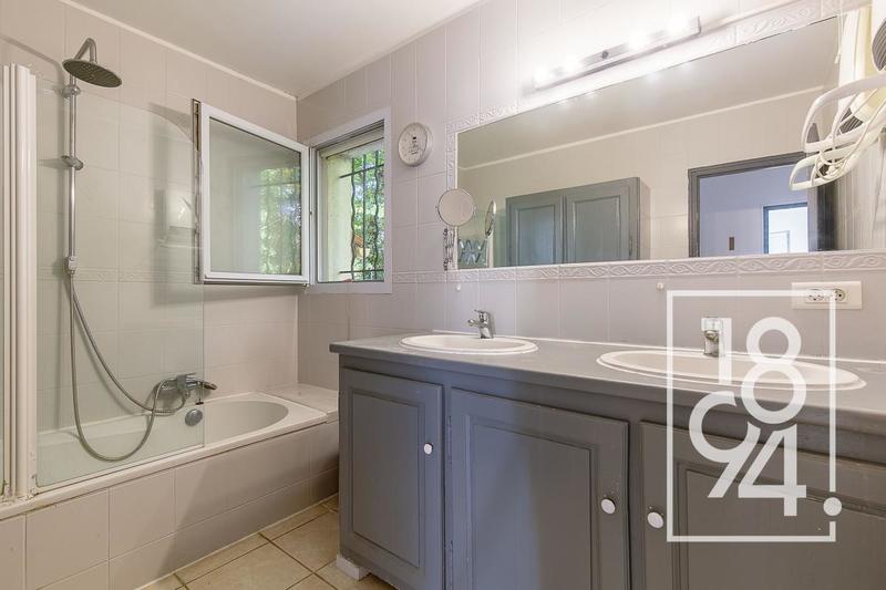 Villa - 137 m² - 5 pièces