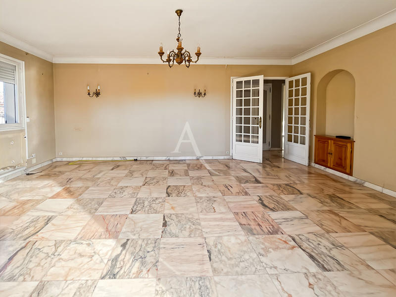 Appartement - 105 m² - 5 pièces