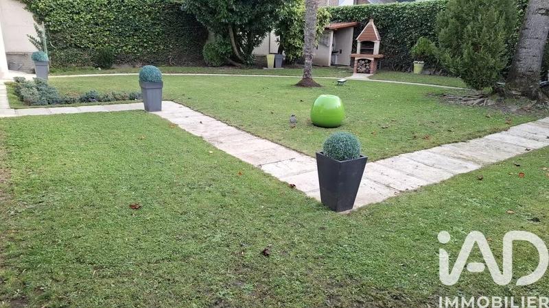 Maison - 215 m² - 6 pièces