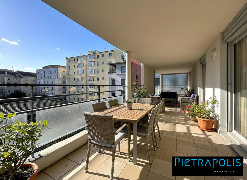 Appartement - 71 m² - 3 pièces