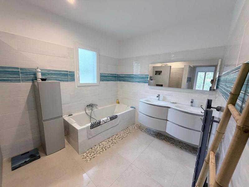 Maison - 144 m² - 5 pièces