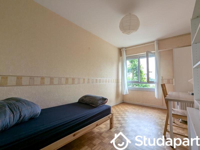 Chambre - 11 m² - 1 pièce