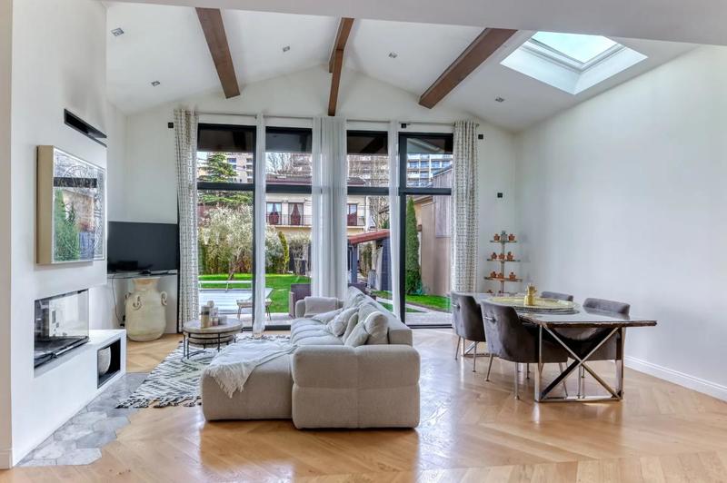 Maison - 140 m² - 5 pièces