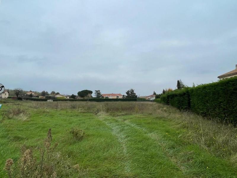 Terrain constructible - 677 m²