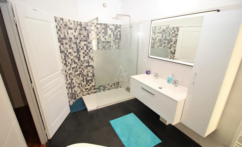 Maison de ville - 250 m² - 8 pièces