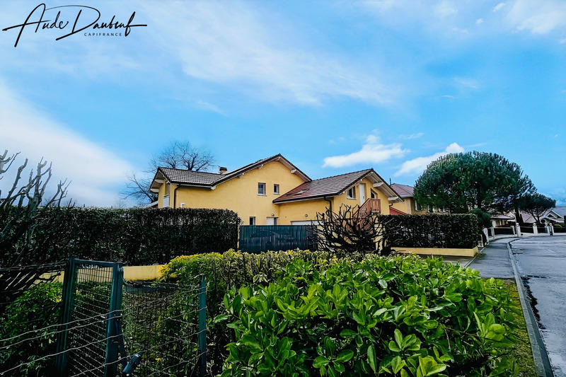 Maison - 215 m² - 6 pièces