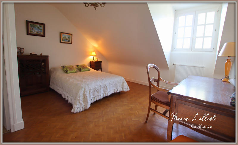 Maison - 343 m² - 12 pièces