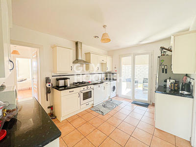 Maison - 93 m² - 4 pièces