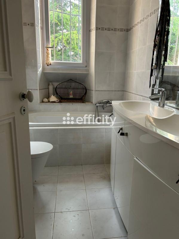 Appartement - 97 m² - 4 pièces