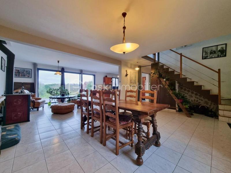 Maison - 169 m² - 7 pièces