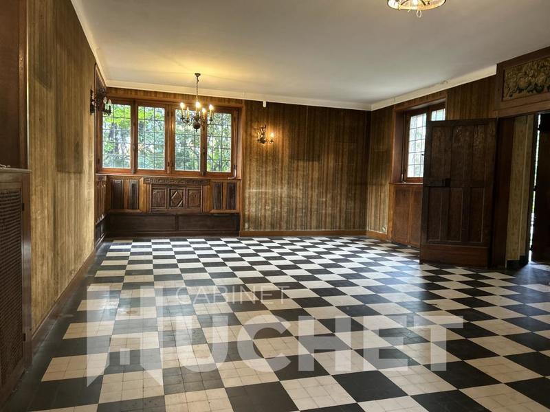 Maison - 190 m² - 10 pièces