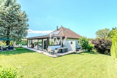 Maison - 262 m² - 8 pièces