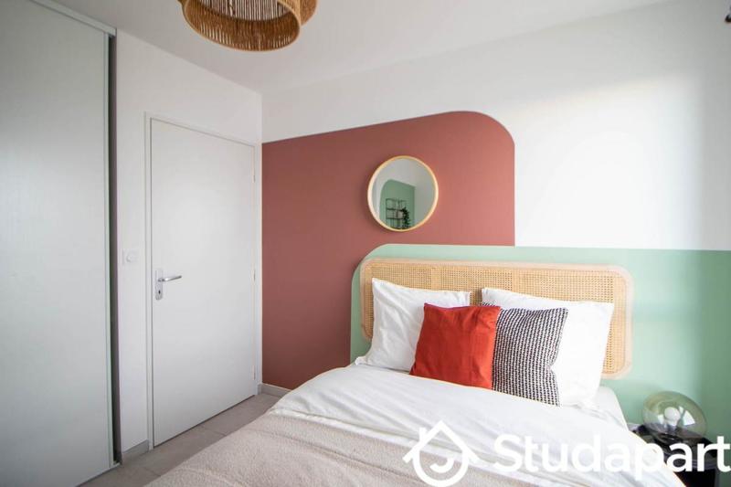 Chambre - 10 m² - 1 pièce