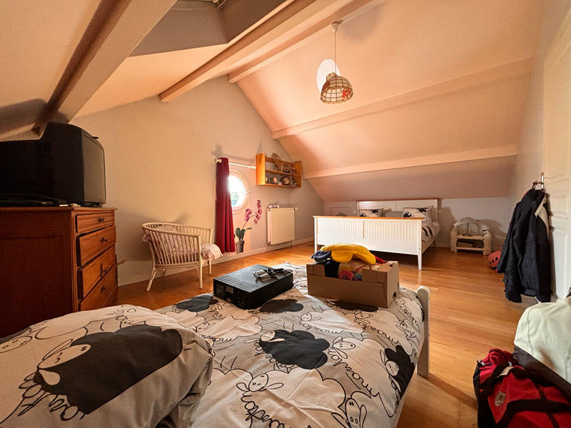 Maison - 202 m² - 7 pièces