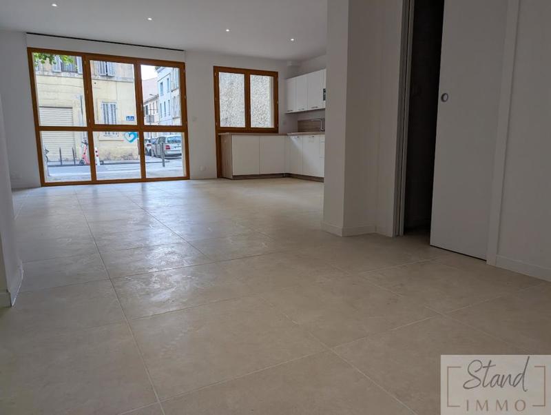 Bureau - 64 m² - 2 pièces