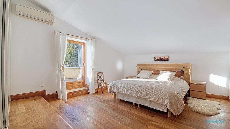 Maison - 198 m² - 7 pièces