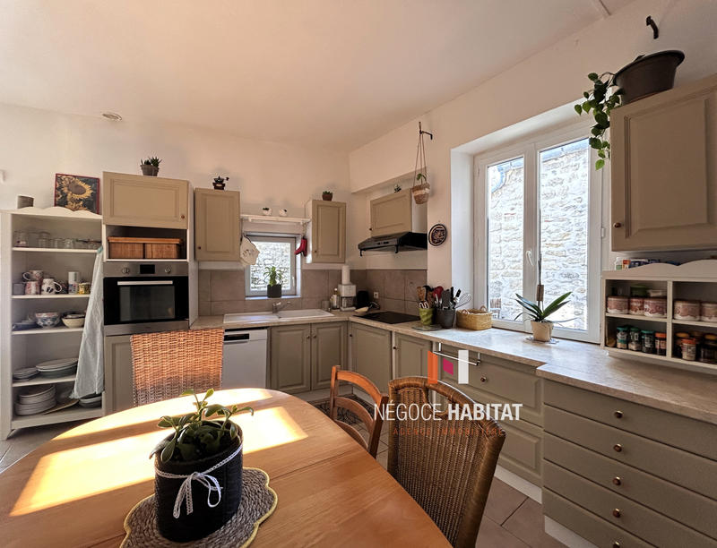 Maison - 184 m² - 8 pièces