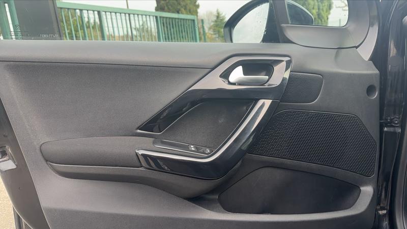 Peugeot 208 1.6 BlueHdi 100 Active Business