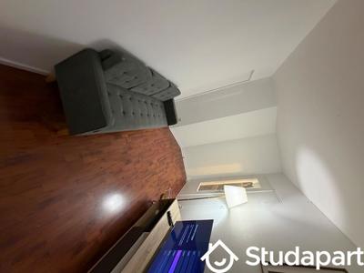 Chambre - 10 m² - 1 pièce