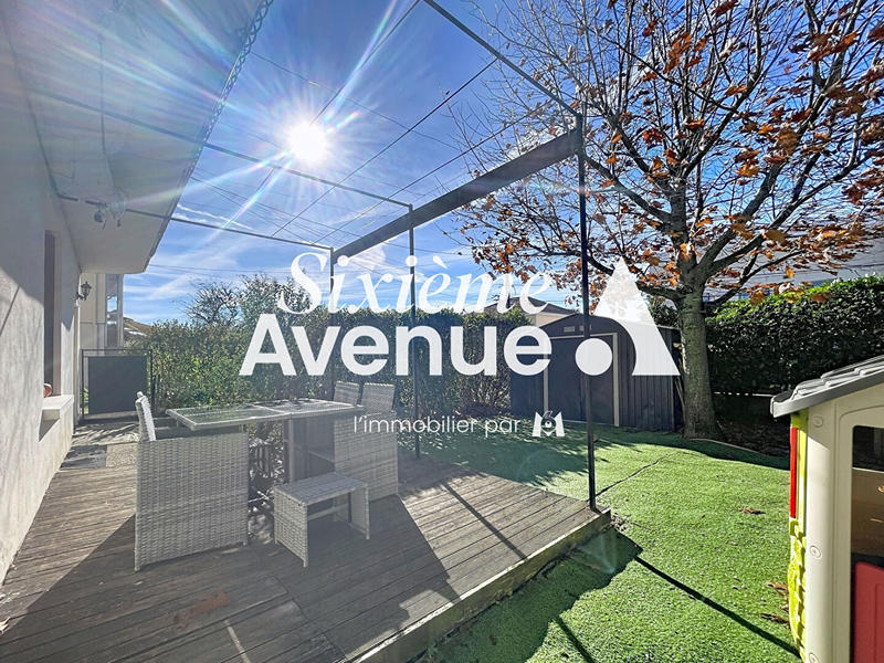 Appartement - 95 m² - 5 pièces