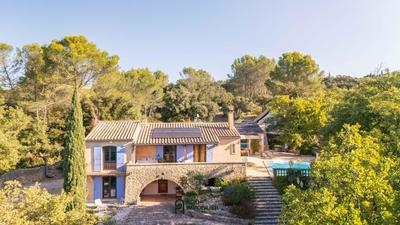 Propriété - 335 m² - 10 pièces