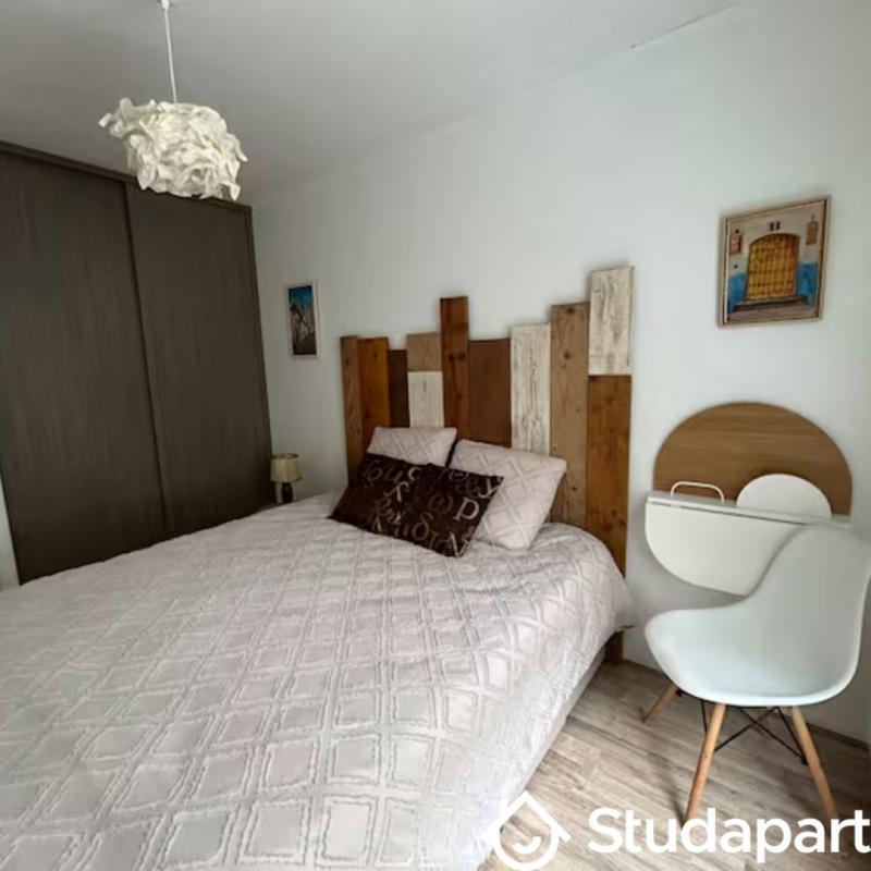 Chambre - 12 m² - 1 pièce