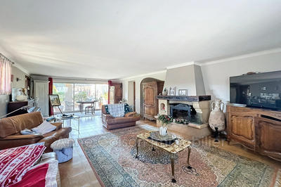 Maison - 201 m² - 7 pièces