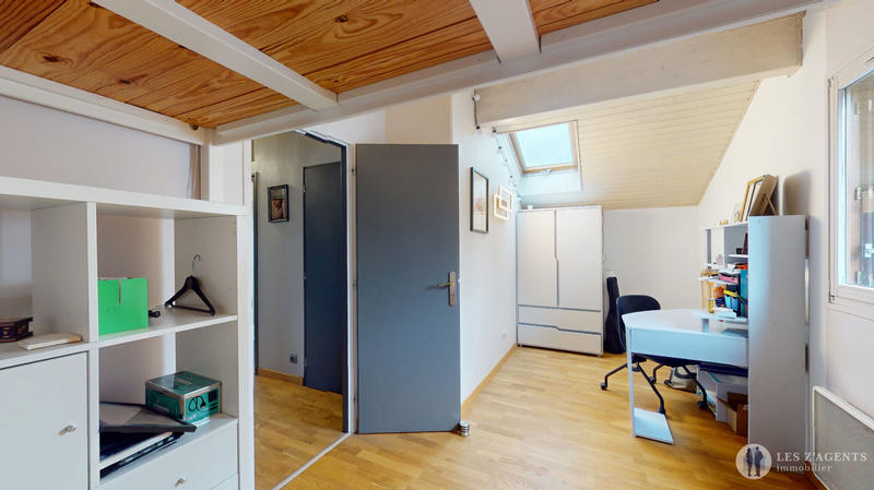 Maison - 263 m² - 5 pièces