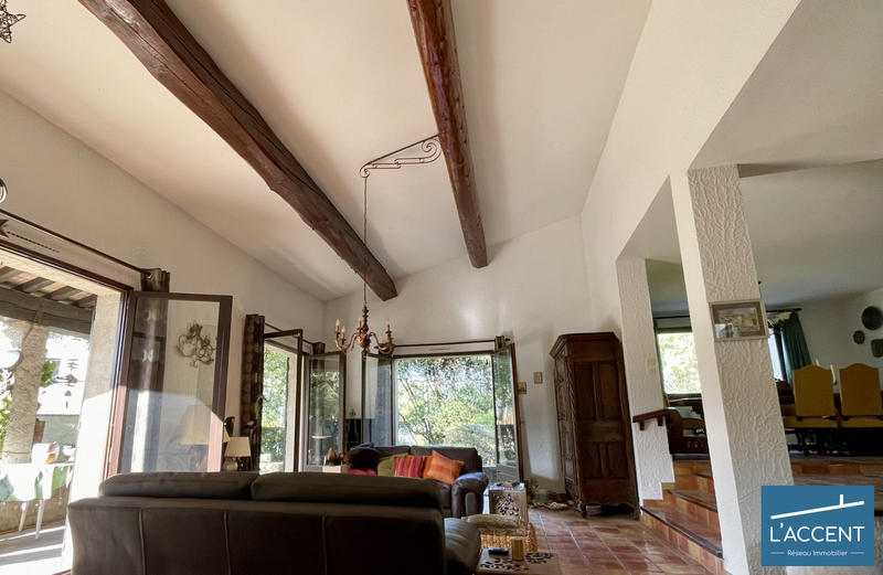 Villa - 239 m² - 7 pièces