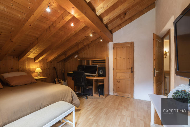 Maison - 176 m² - 7 pièces