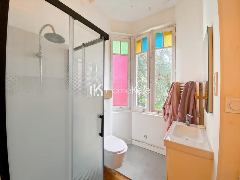 Maison - 240 m² - 7 pièces