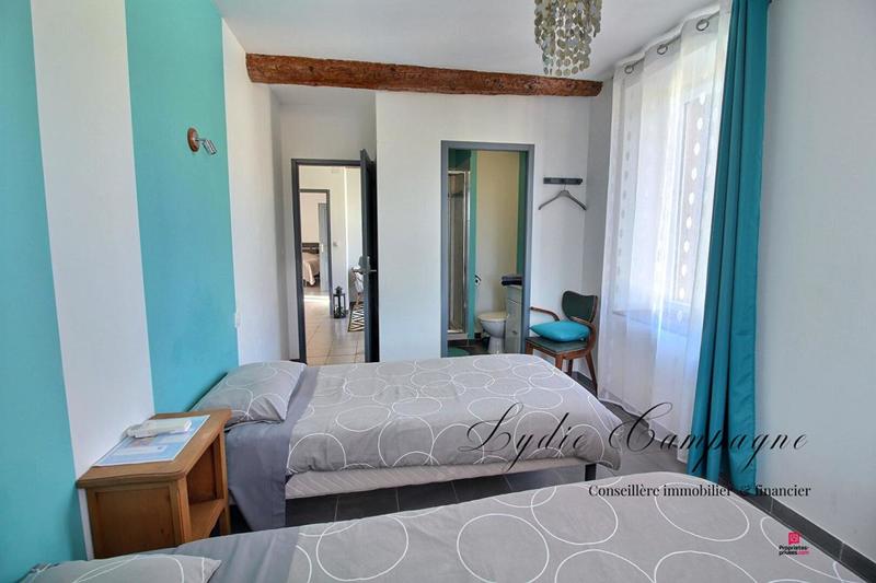 Propriété - 156 m² - 6 pièces