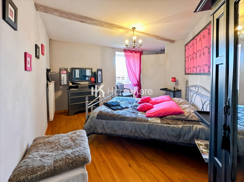 Maison - 300 m² - 9 pièces