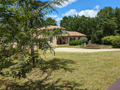 Maison - 180 m² - 6 pièces