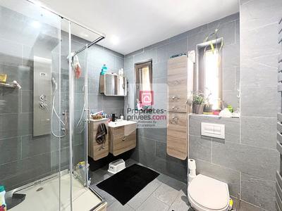 Maison - 240 m² - 18 pièces