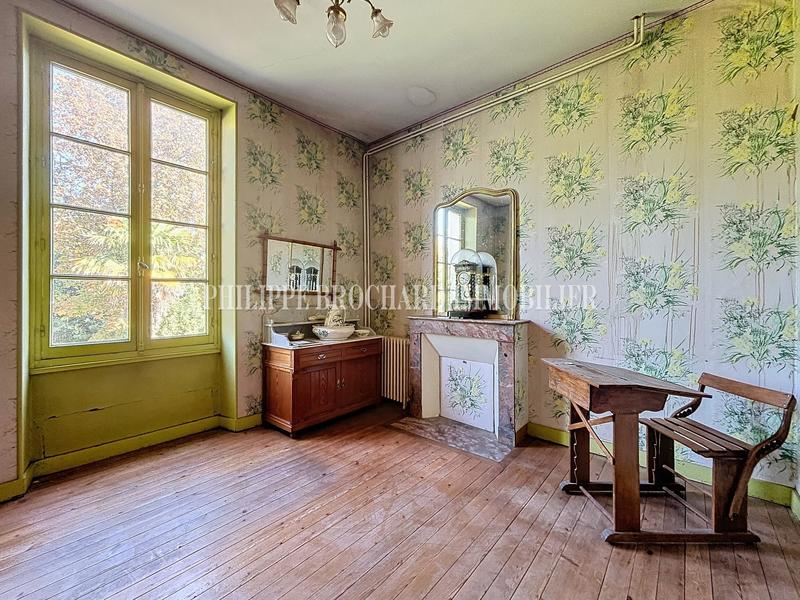 Maison - 241 m² - 12 pièces