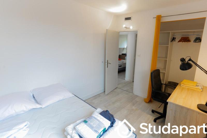 Chambre - 10 m² - 1 pièce