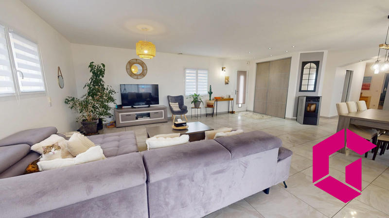 Maison - 181 m² - 5 pièces