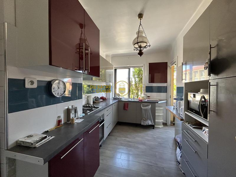 Appartement - 98 m² - 5 pièces