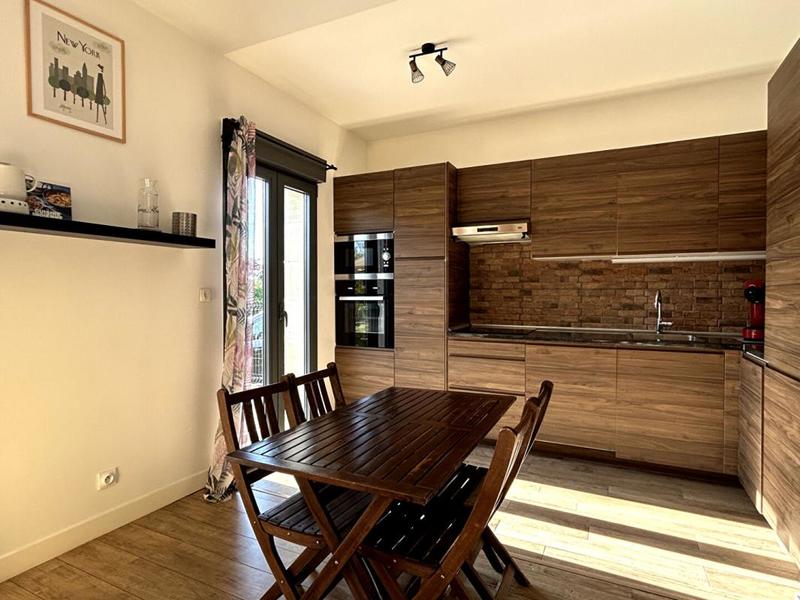 Maison - 240 m² - 7 pièces