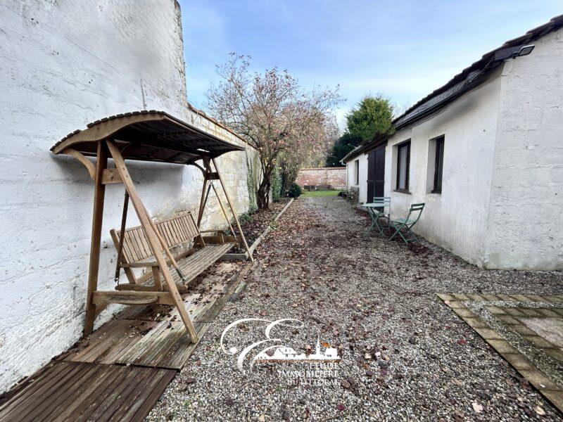 Maison - 218 m² - 9 pièces